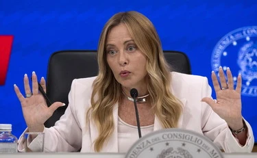 Via il bollo auto, il guizzo di Giorgia per scardinare le patrimoniali