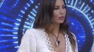 Grande Fratello Vip, Elisabetta Gregoraci ascolta la soffiata di Brosio e annuncia: "Io me ne vado"