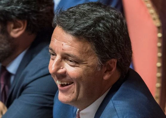 Matteo Renzi si auto-umilia: "Sono cintura nera di caz***e"