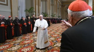 Vaticano,  Müller contro Papa Francesco: "Benedizione alle coppie gay? Blasfemia"