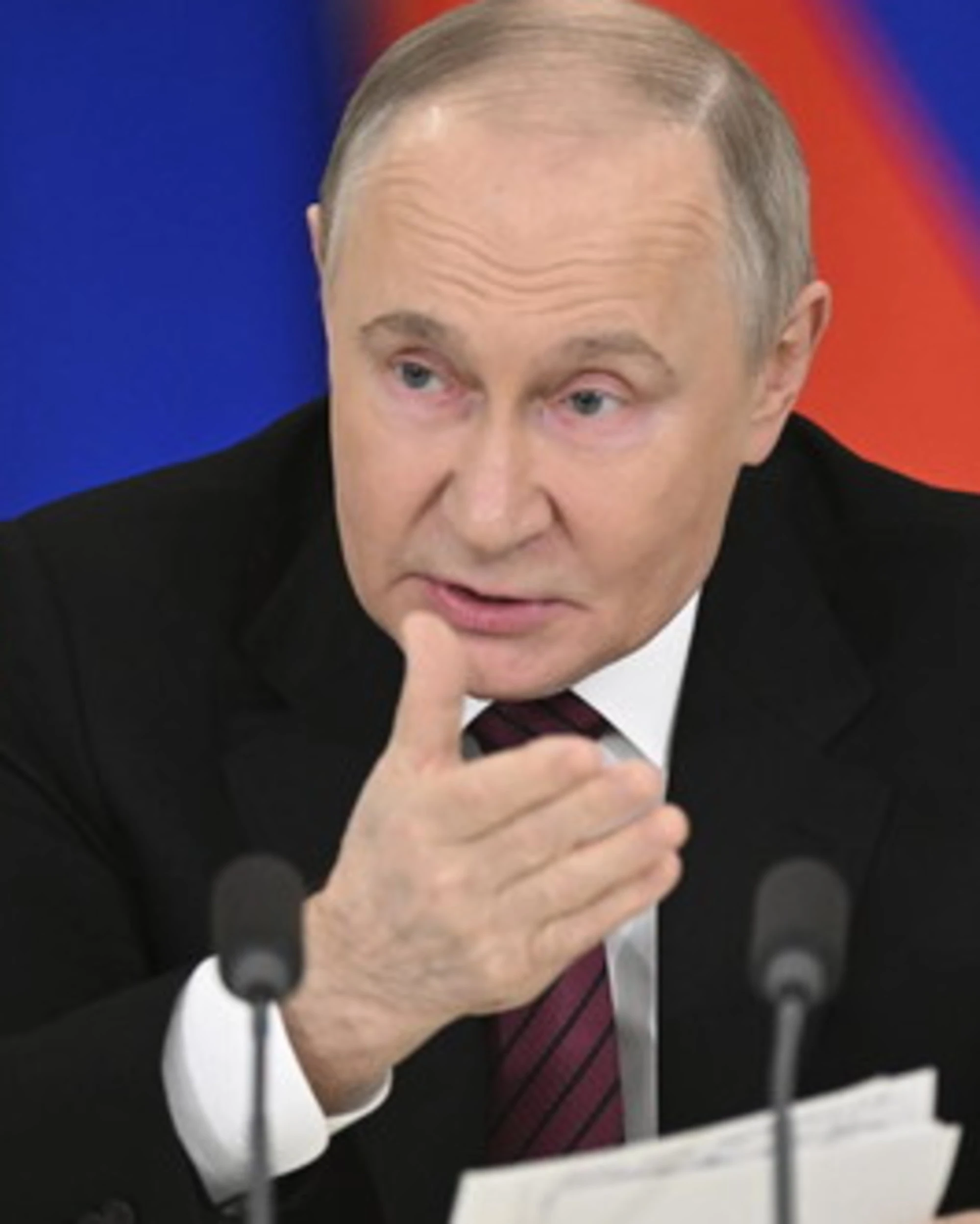 La Russia gela l'Ucraina: "Con noi gli ultimatum non convengono"