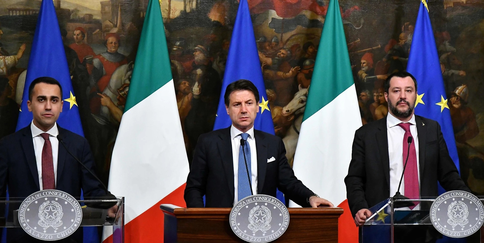 Giuseppe Conte giura imparzialità: "Non sono mica iscritto al Movimento". E alla conferenza non si sbilancia