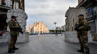 Coronavirus in Italia, la curva si è piegata: -321 positivi, ma ancora 420 morti. Preoccupa Milano