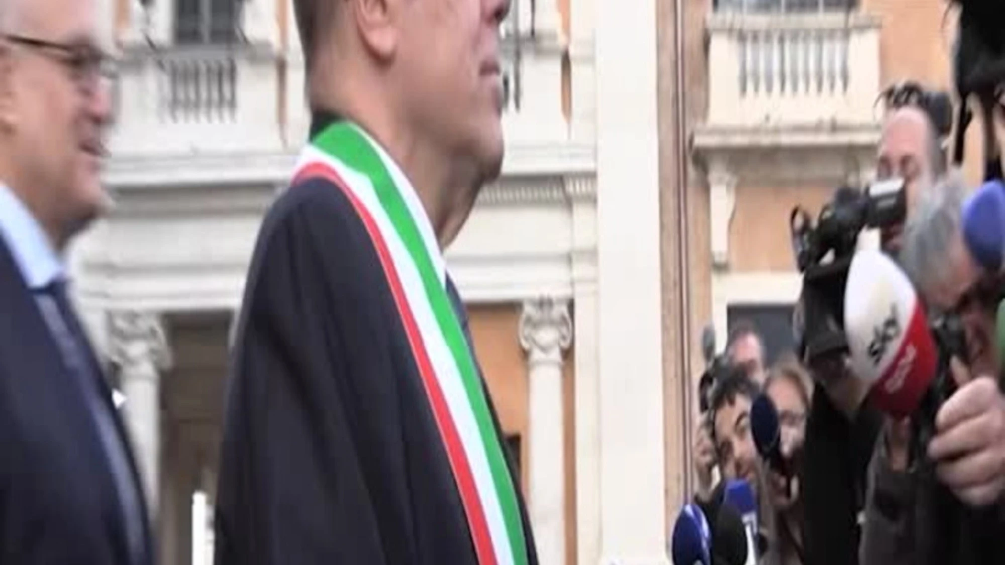 Roma, Verdone 'sindaco per un giorno': "Ho amato tanto questa città, Gualtieri mi ha fatto il regalo più bello"