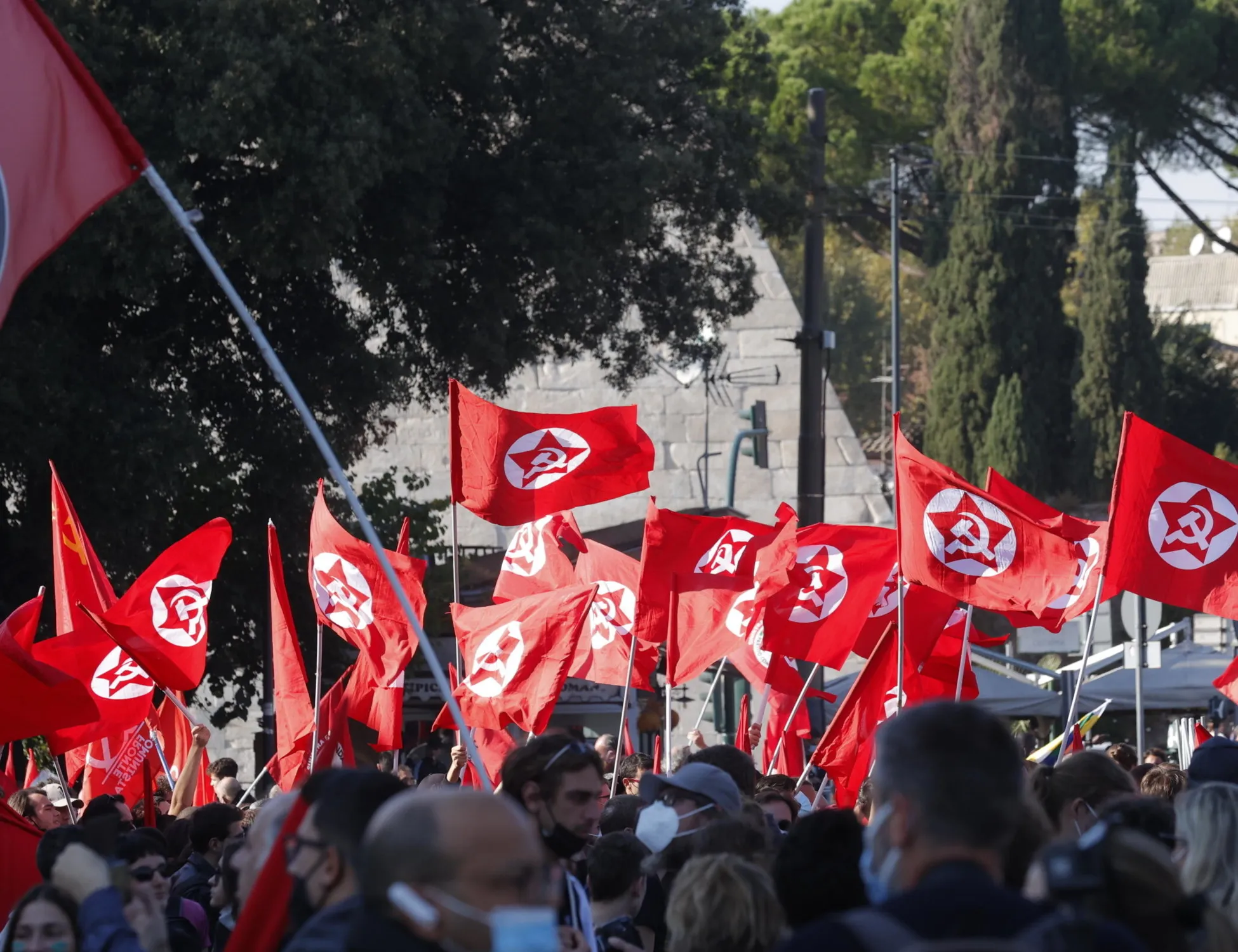 Leggi l'articolo: Chi imbarca la sinistra: profondo rosso, un nome da far venire i brividi