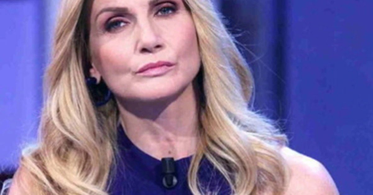 Amici, "non ti ha contagiato Lorella Cuccarini": una positiva in studio, paura e sospetti