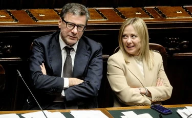 Un governo che non lascia Superbuchi