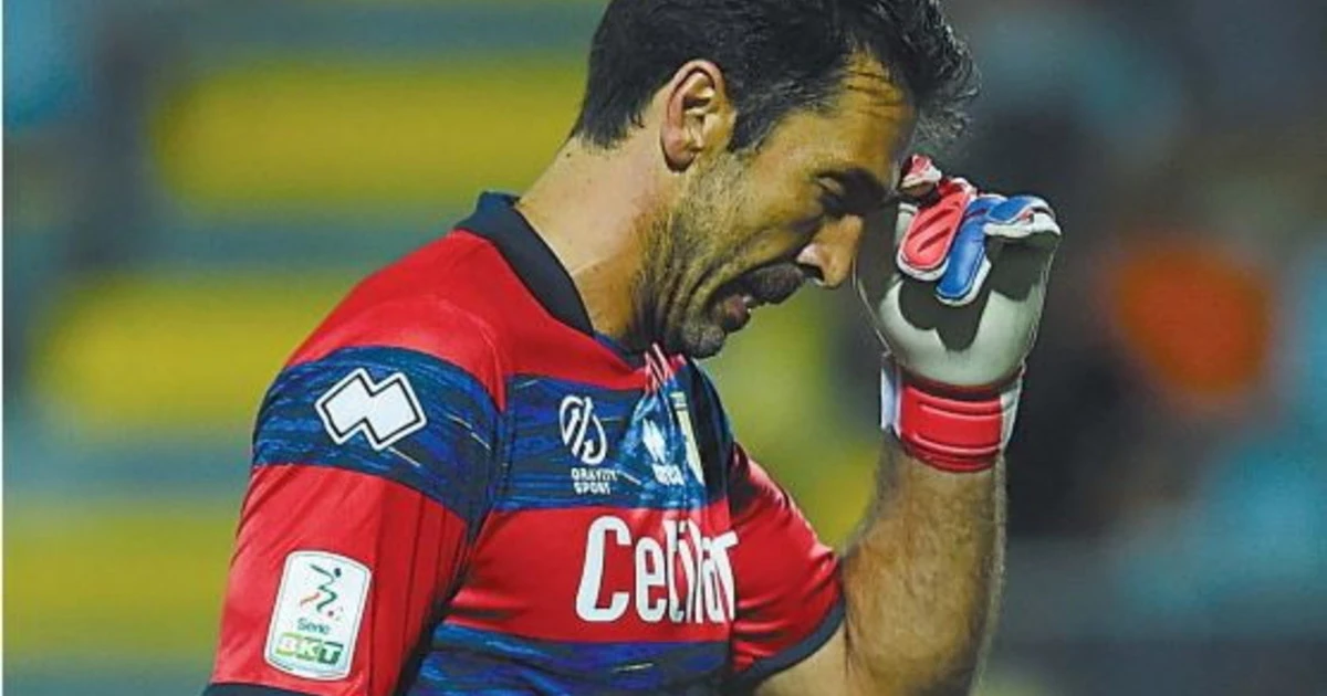Gigi Buffon, con le 4 reti incassate dal Lecce il portiere stabilisce il suo record negativo 