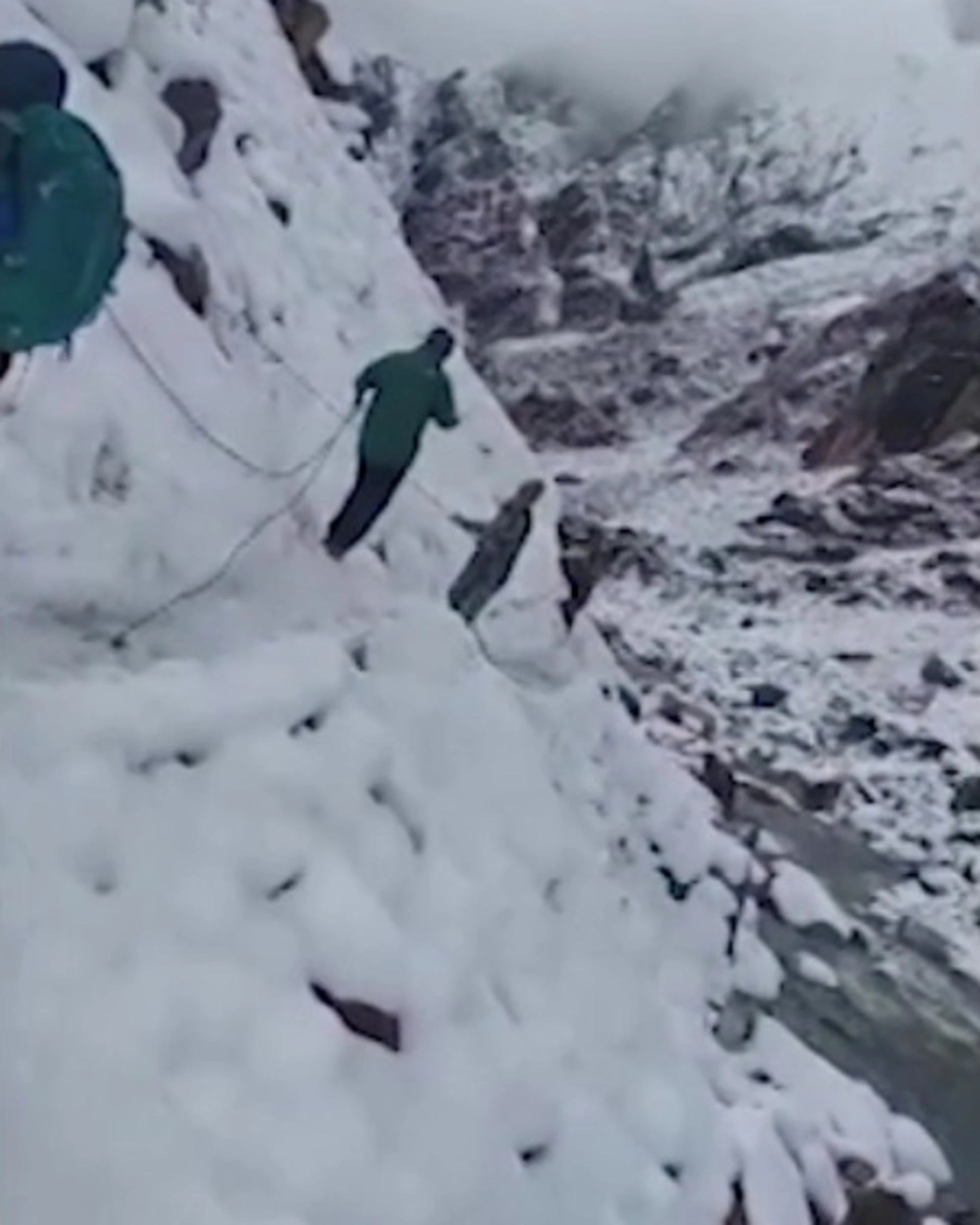 Nepal, "7 italiani ancora dispersi" e 3 morti: ore di angoscia