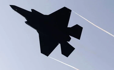 Iran, la guerra nel golfo: la giornata. Ammazzato il capo degli 007 dei pasdran. Braccio di ferro sulla tregua: cosa può accadere