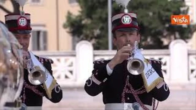 Mattarella depone una corona d'alloro all'Altare della Patria per la Festa della Repubblica