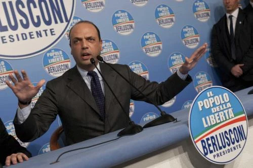 Alfano a Belpietro: "Nessun dossier su Berlusconi al Quirinale. Ingiustizia sotto gli occhi di tutti"