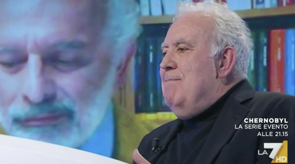 Otto e Mezzo, Michele Santoro: "Il figlio di Grillo? Quanto hanno aspettato per interrogarlo", brutto sospetto sulle indagini