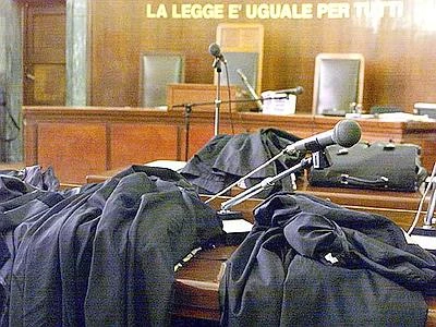 Praticante avvocato, no cause lavoro
