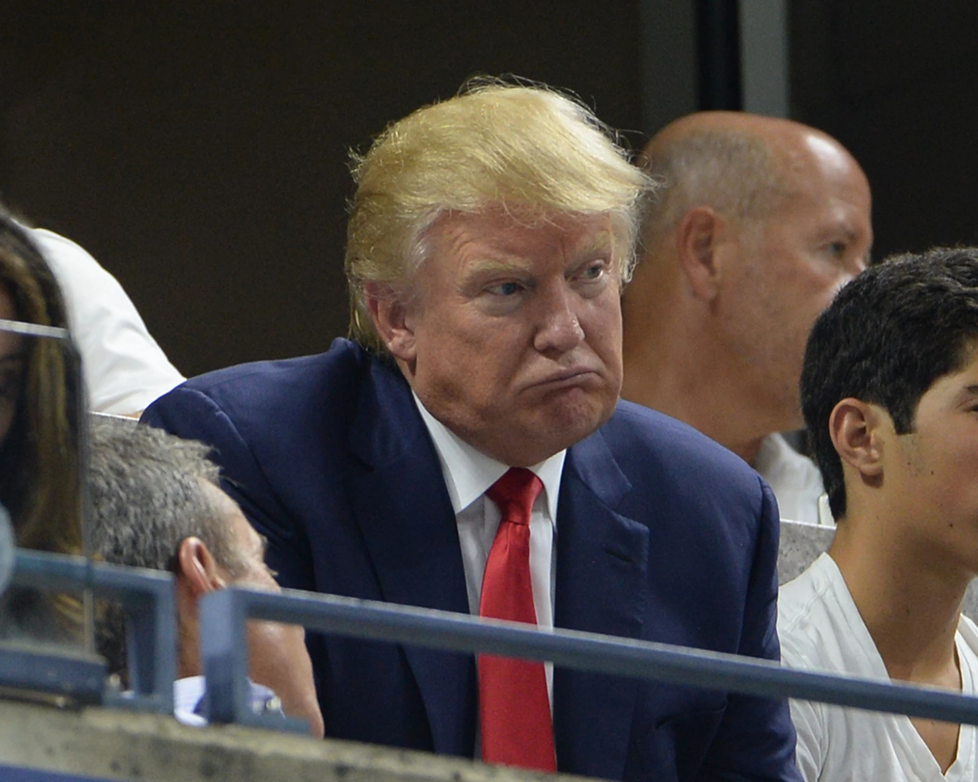 L'appello di Donald Trump: italiani, rifiutate l'elemosina di Renzi!