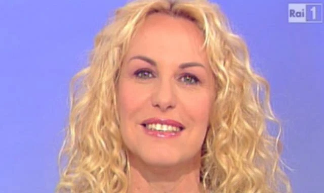 Striscia la Notizia, Antonella Clerici a La prova del cuoco: figuraccia atroce, "leccami il ***"