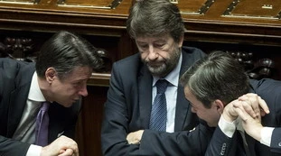 Dpcm Natale, indiscrezioni dal vertice di Palazzo Chigi: coprifuoco anticipato e impianti sciistici chiusi, il nodo del cenone