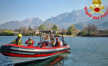 Lago di Como, la tragedia: 23enne trovata morta, il corpo a 12 metri di profondità