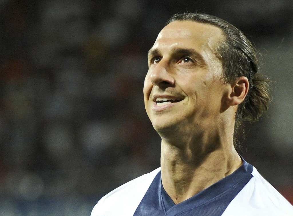 Ibrahimovic manca il gol della solidarietà:bambino malato vola a Parigi per conoscerlo, ma non si fa ricevere