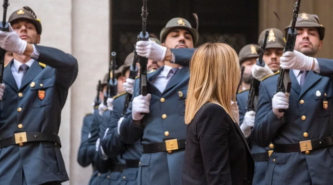 Giorgia Meloni, ecco il suo manifesto: cosa dirà davanti all'Italia