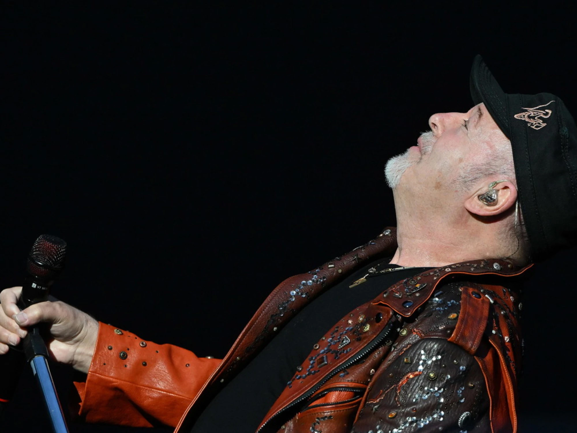 Vasco Rossi investe nell'amico di Trump: il caso che imbarazza la rockstar