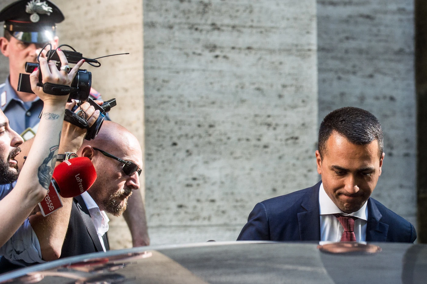 Luigi Di Maio affondato dalla Sea Watch. Effetto Carola Rackete: "In molti nel M5s si dimetteranno"