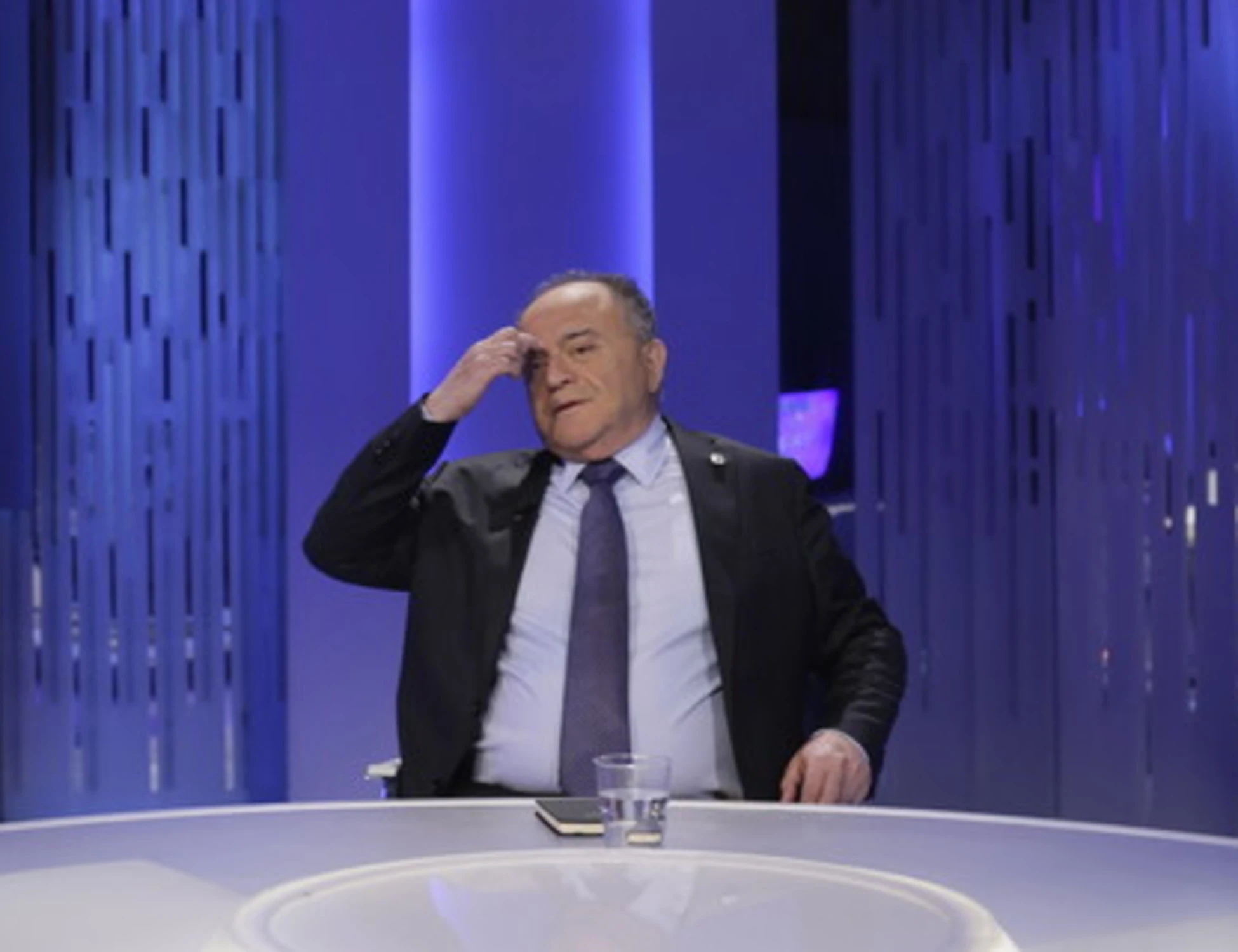 Nicola Gratteri per evitare i reati vuol bloccare il Paese
