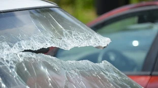 Roma, distrugge con un piccone cinque volanti dei vigili: chi è stato arrestato