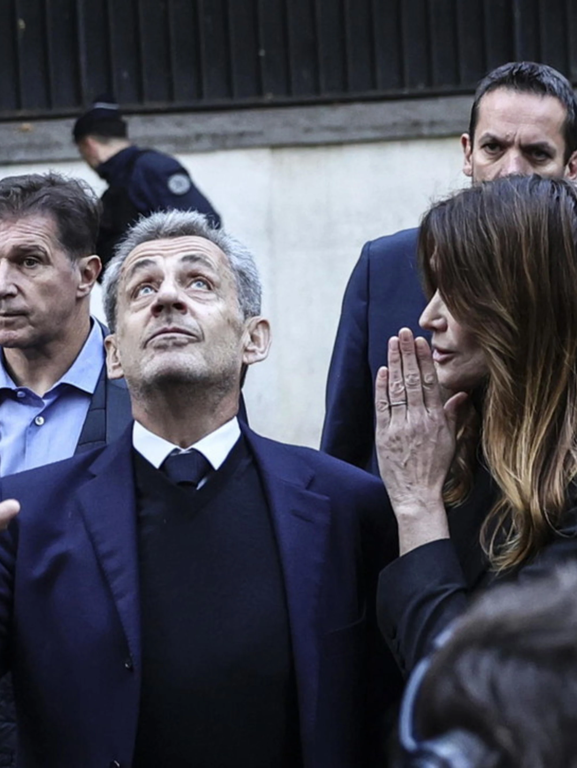 La prima orribile notte in carcere di Sarko