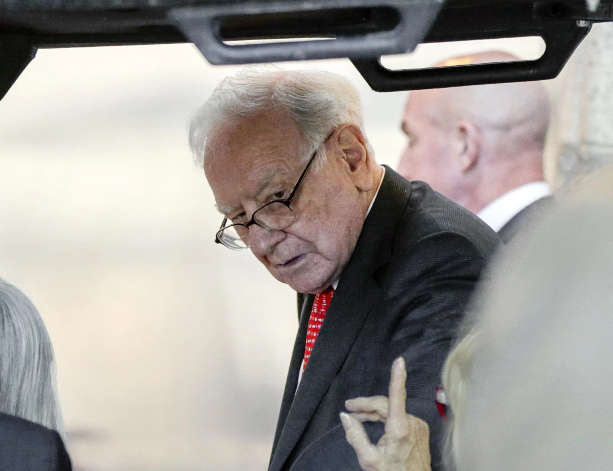 Warren Buffett scivola, quanti miliardi brucia in Borsa in poche ore
