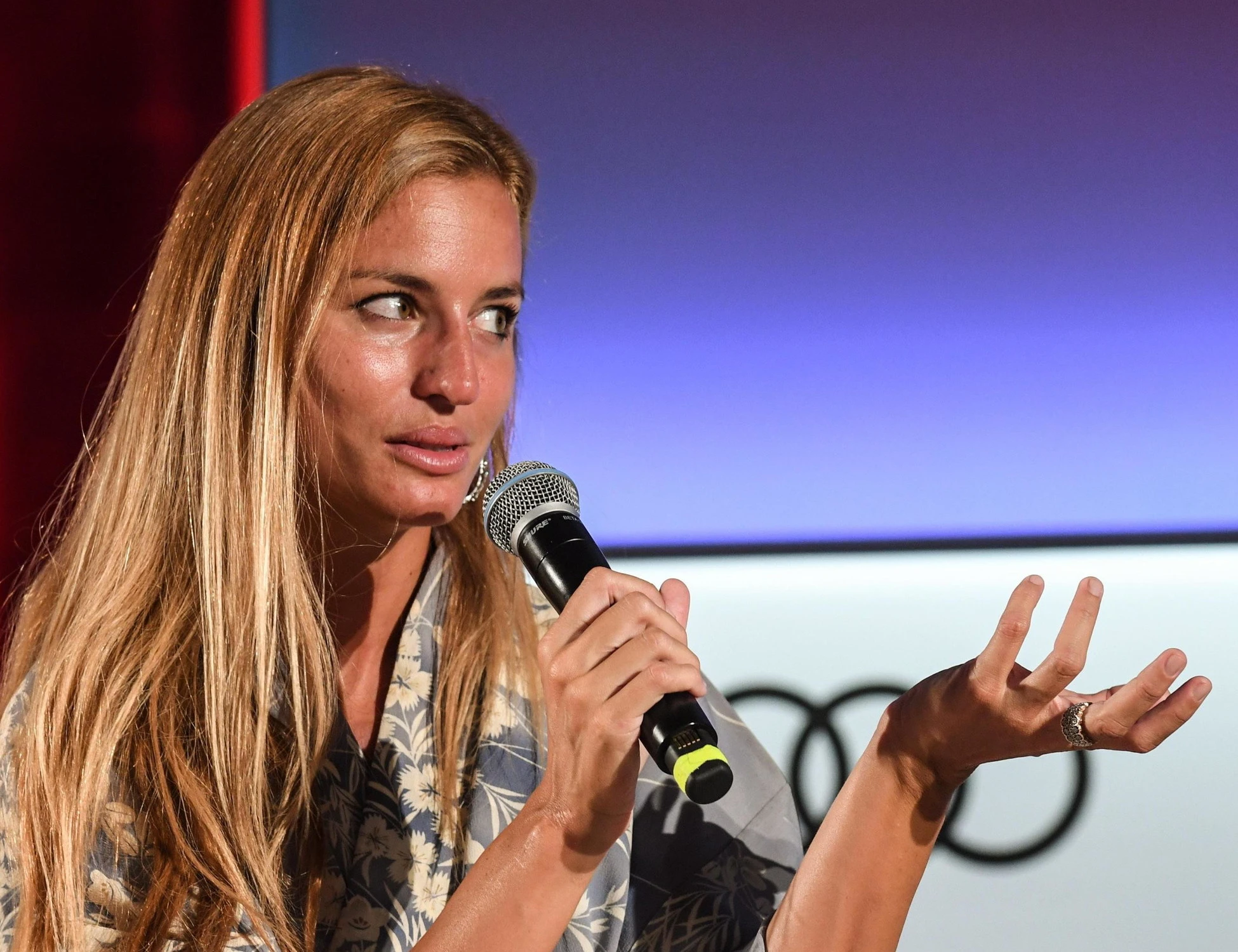 Beatrice Venezi, il contrattacco: "Ora querelo chi mi infama". Chi rischia