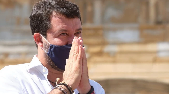 Gregoretti, da più di due ore in Camera di Consiglio per decidere sul processo a Matteo Salvini. E lui: "Tranquillo e sereno"