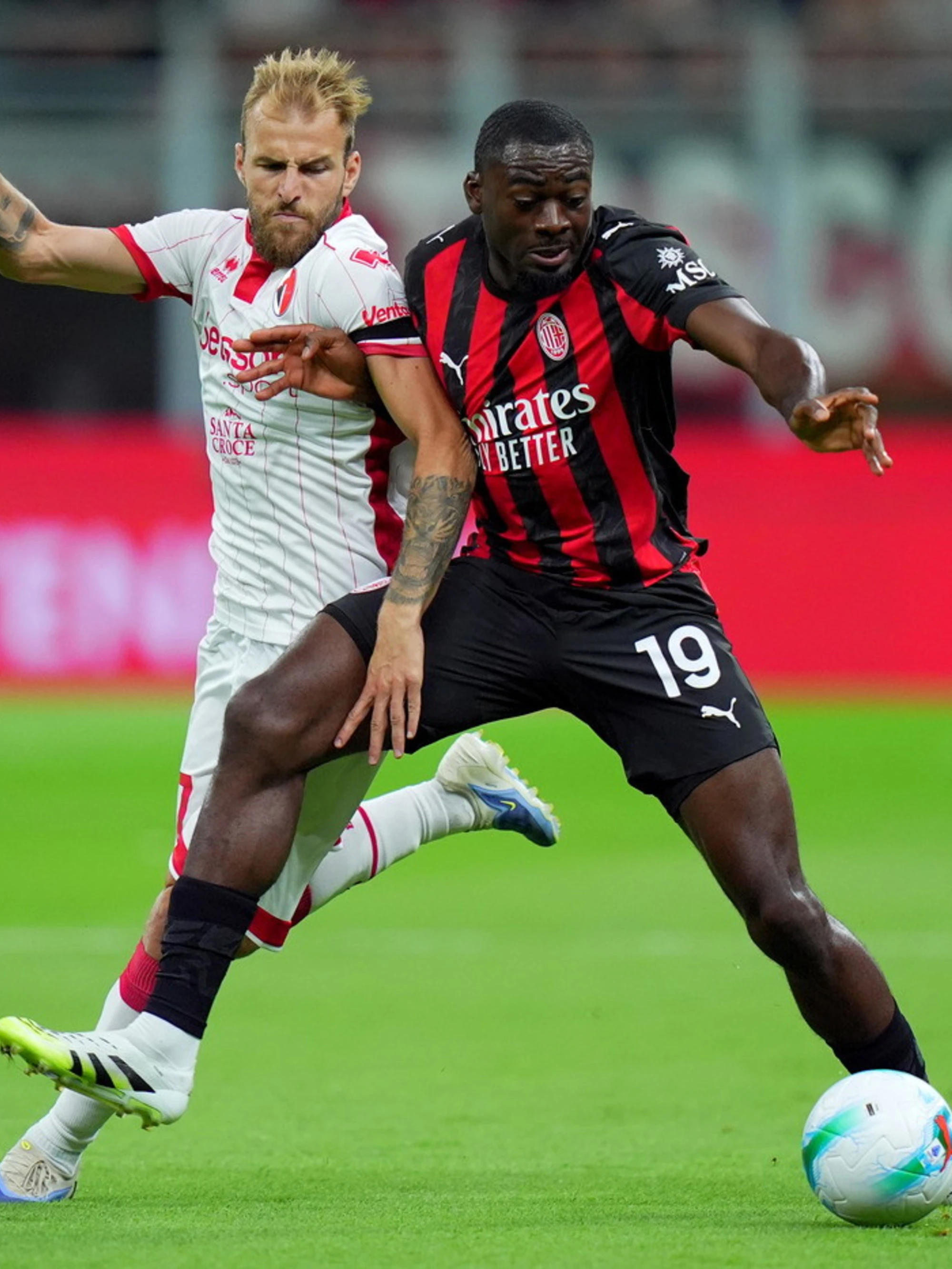 Milan, bene la prima col Bari: ansia per Leao