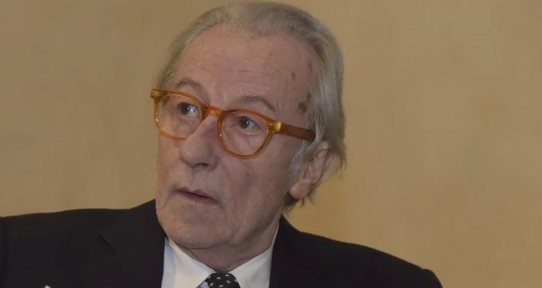 Vittorio Feltri contro le femministe: "A Rieti un uomo bruciato vivo e ucciso. E voi..."