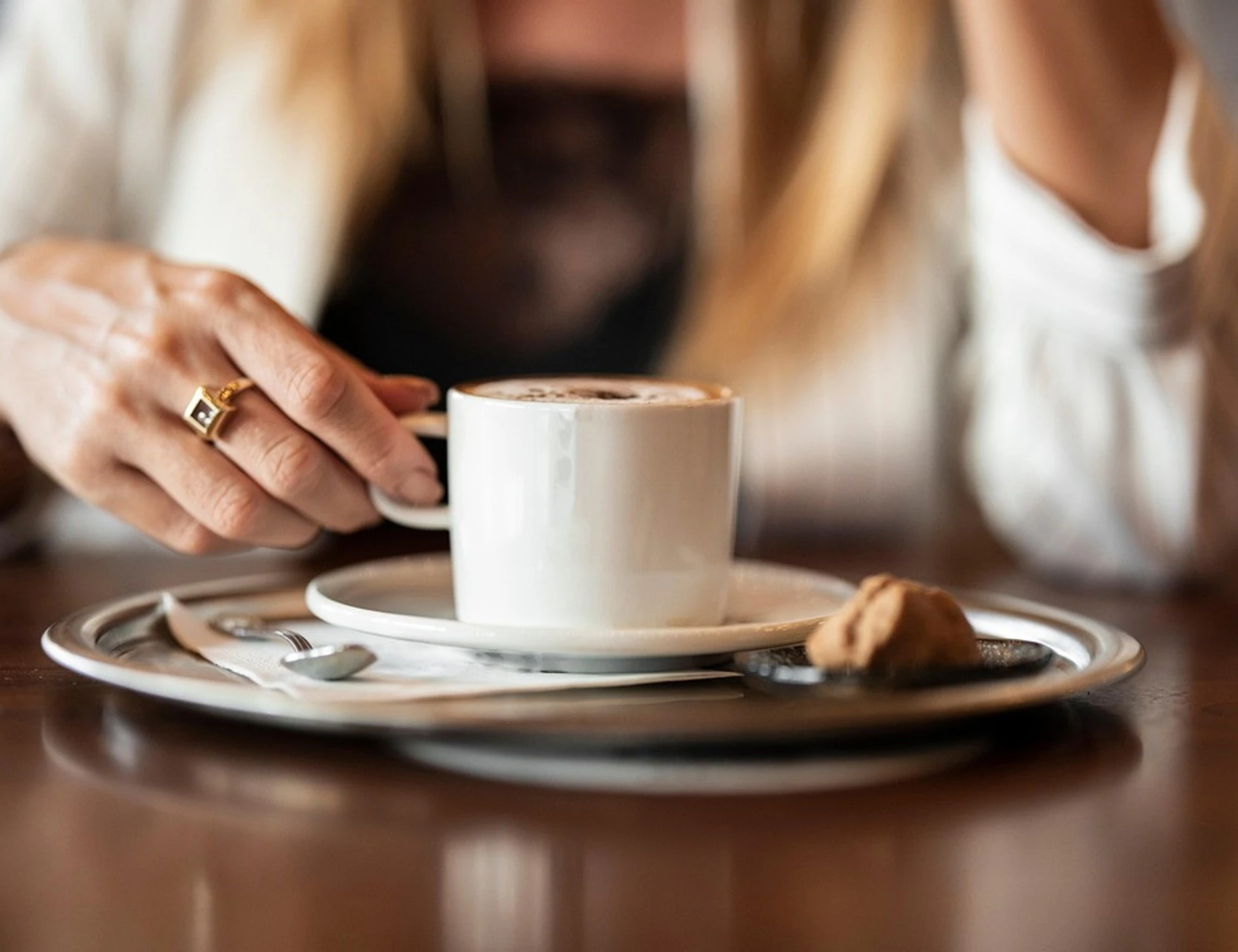 Monza, beve il caffè al bar e finisce in terapia intensiva: cosa c'era dentro