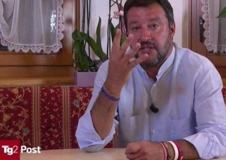 Tg2Post, Matteo Salvini al cronista di Repubblica: "Lei pensa ogni giorno a come insultarmi, non la invidio"