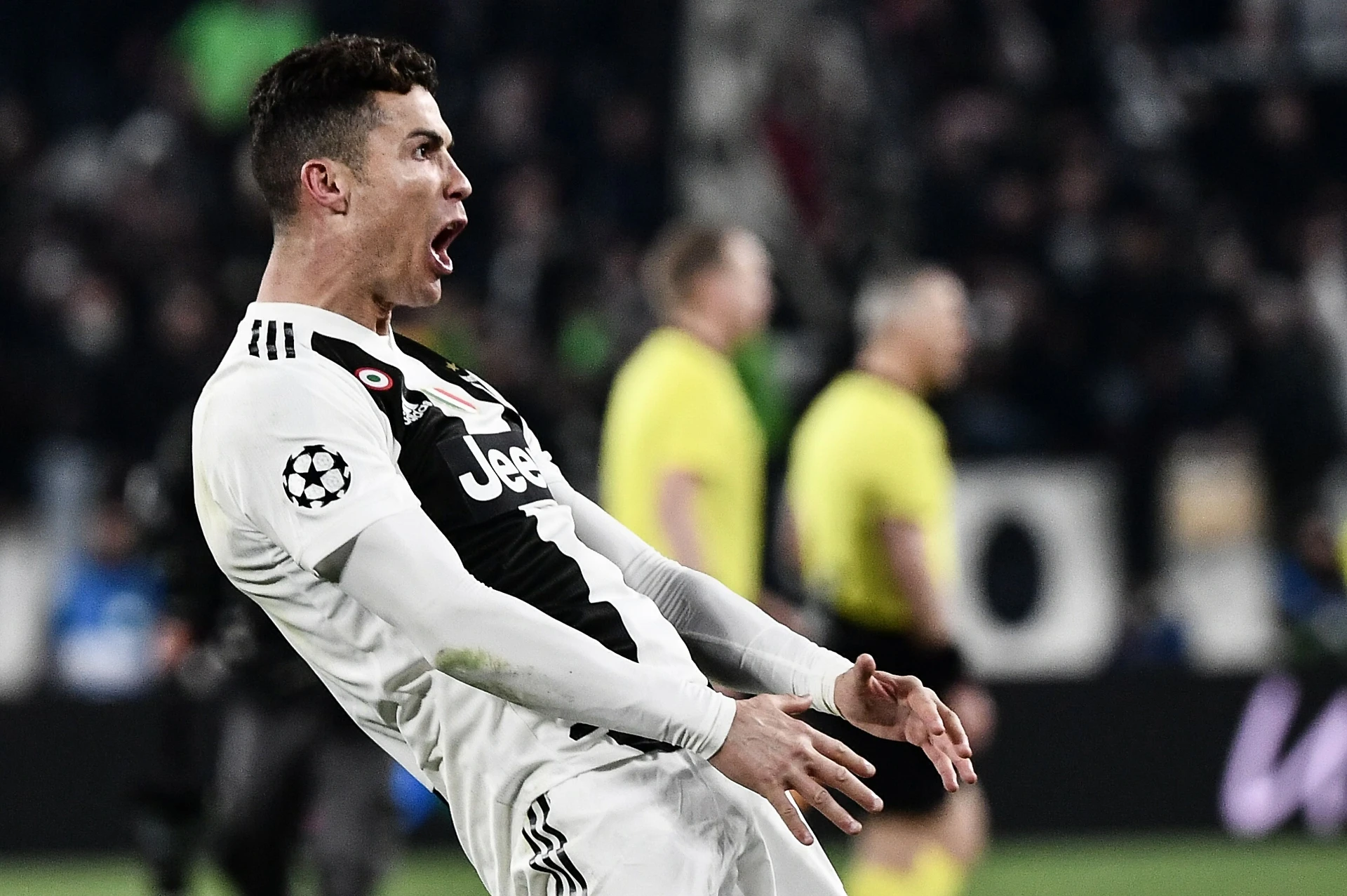 Il gestaccio di Ronaldo in Champions? Ecco la sentenza: se la cava con una "multina"