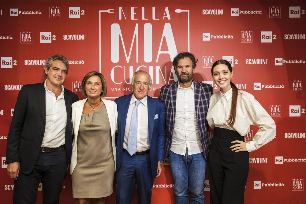 CARLO CRACCO TORNA IN TV CON IL COOKING SHOW "NELLA MIA CUCINA"