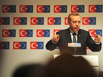Turchia, rilasciato il fotoreporter livornese Erdogan: "Legittimo l'uso di gas urticanti"