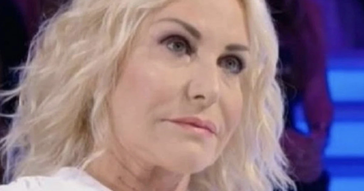È sempre mezzogiorno, clamorosa bordata di Antonella Clerici in diretta su Rai 1: "Qui non si finge mai", il sospetto