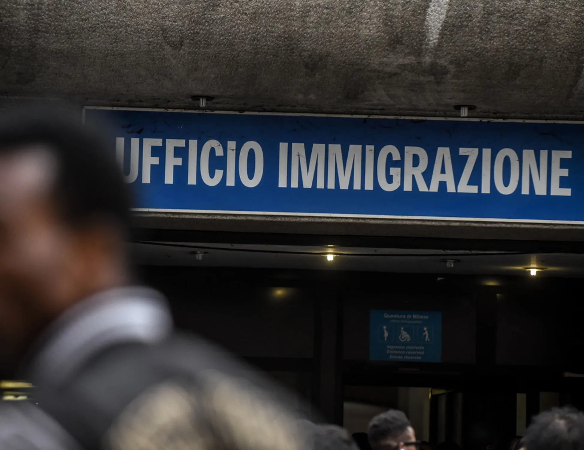Leggi l'articolo: La Questura nega il permesso al pusher? Ma le toghe... un caso inquietante da Firenze