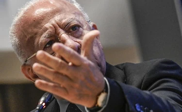 Vincenzo De Luca alla piazza pro-Gaza: "In Italia tanti azzecca-garbugli"