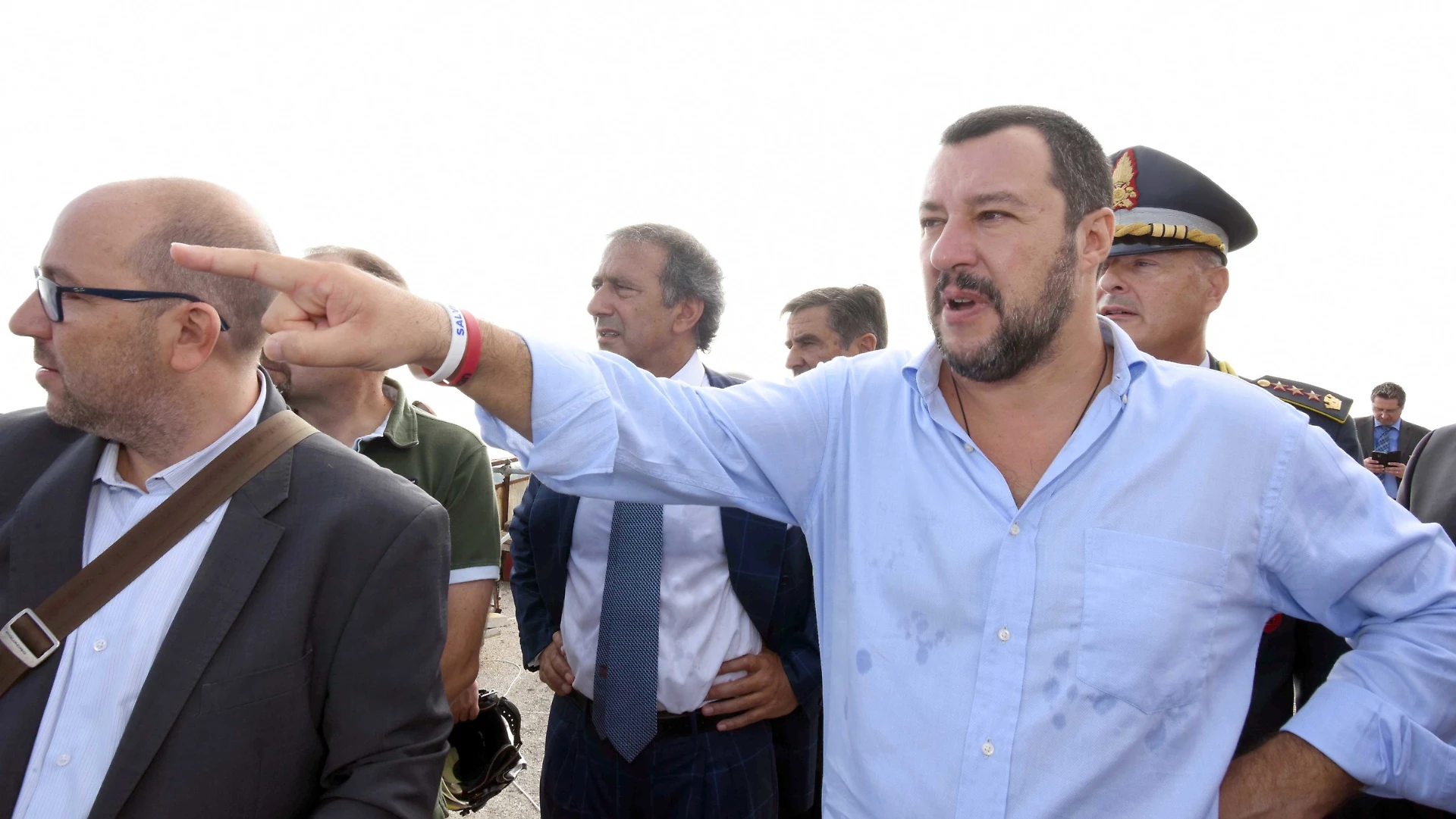 Matteo Salvini, il retroscena dietro l'incontro con Silvio Berlusconi: "Cosa farà con Forza Italia e M5s"