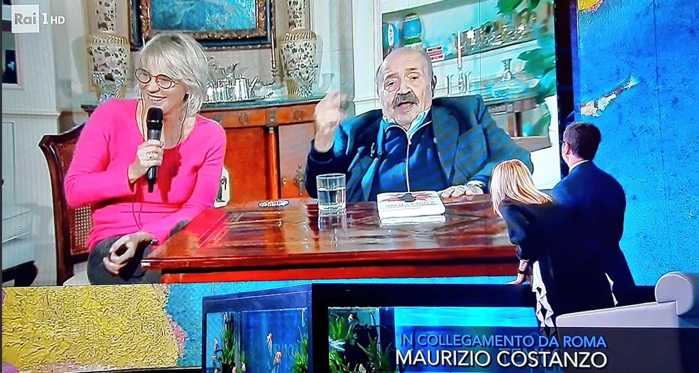 Che tempo che fa, Maria De Filippi apre il frigo e mostra cosa si mangia Maurizio Costanzo: senza parole