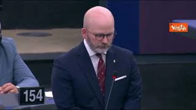 https://media.liberoquotidiano.it/gt7ozr5K8PWF93f8zvPNvLZEHSLbVCJK8H-xvb2_IdU/width:800/quality:90/aW1hZ2VzLzIwMjUvMDkvMTIvMTI0ODEzMTQxLTIzNjk3MWM2LWM4ZDctNDA5ZS1iMzg1LWI2ZmI1ZDc0YmIwNy5qcGc.webp