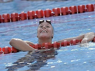 Nuoto, Pellegrini trascina le azzurre: oro all'Italia nella 4x200 femminile