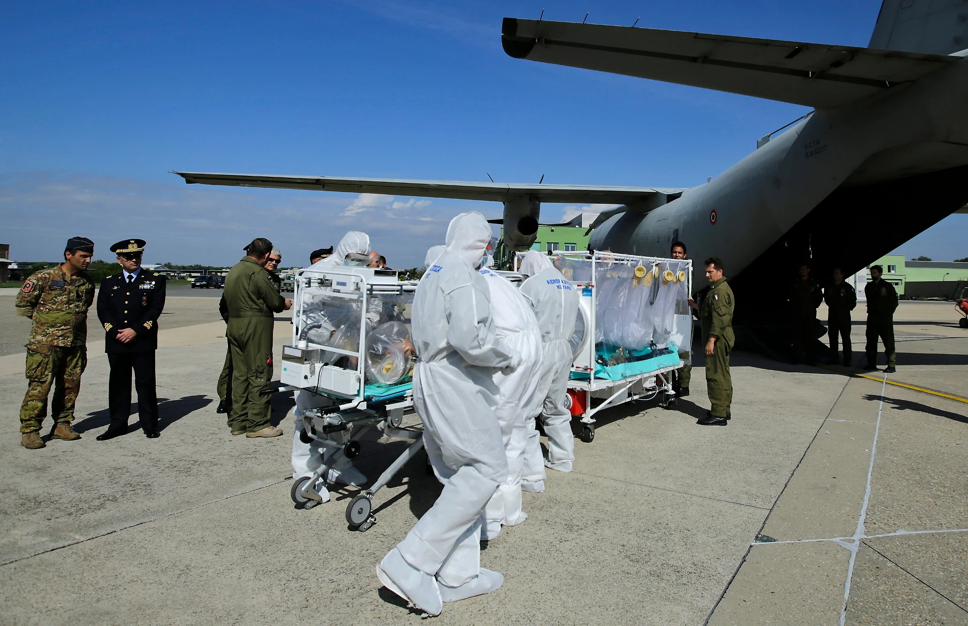 Coronavirus, missione dell'esercito italiano a Wuhan per evacuare i nostri connazionali dalle città contagiate