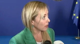 Immigrazione, la Meloni a Granada: "Capisco Orban, cosa mi ha confidato Scholz"