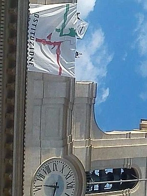 M5S, 12 deputati sospesi per cinque giorni per la protesta sul tetto di Montecitorio