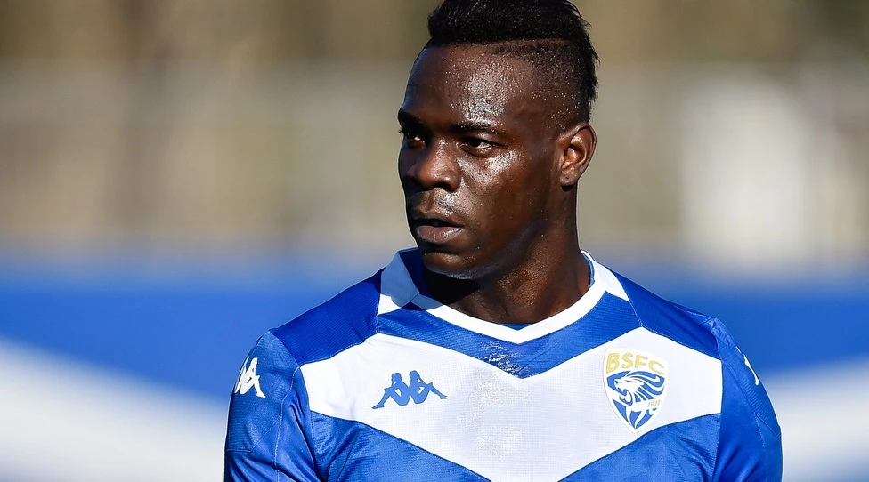Mario Balotelli, il sexy-ricatto della 19enne: "Dammi 100mila euro o ti rovino"
